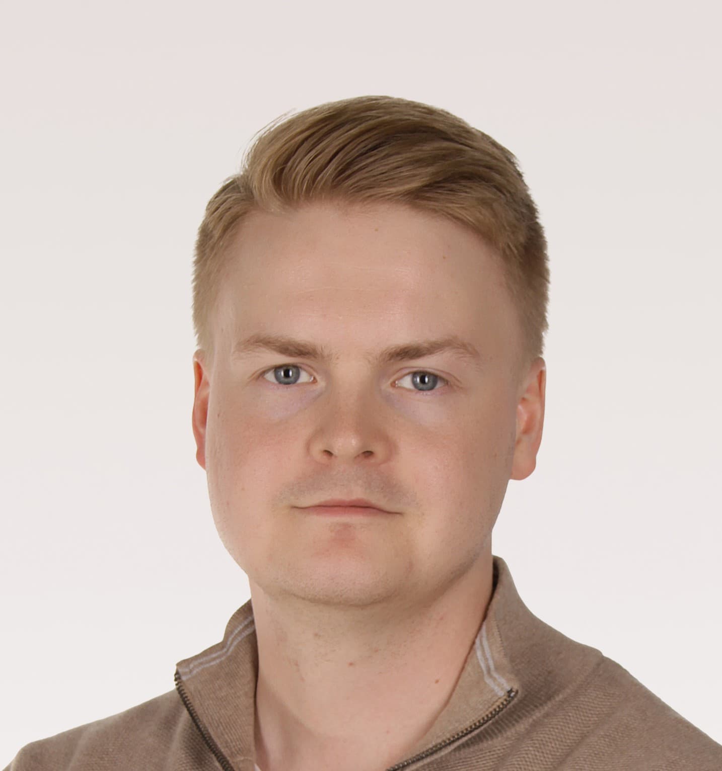 Kalle Mikkonen  — Pihlajalinna