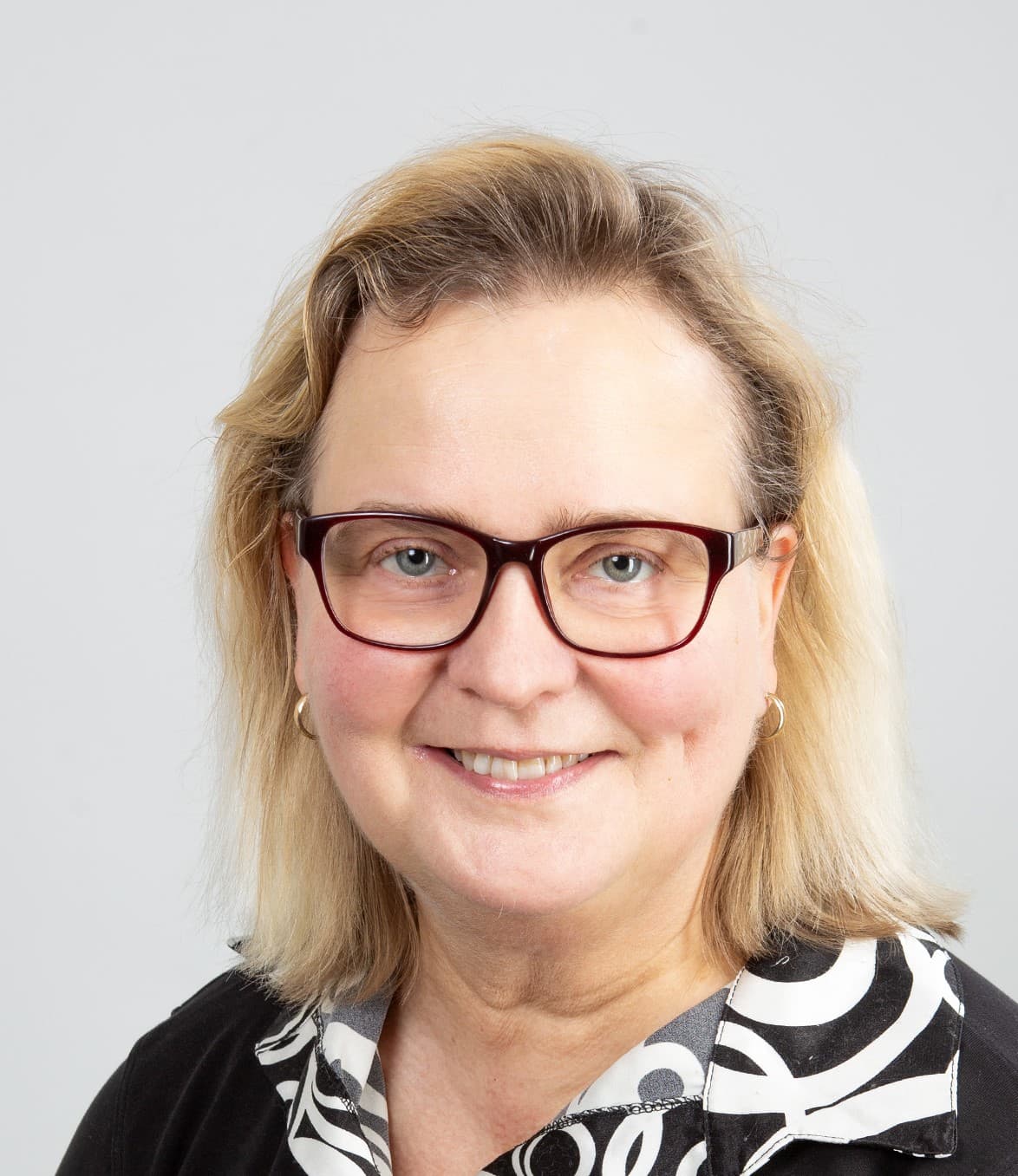 Pirjo Käkelä Medicine licentiat, Medicine doktor, Docent — Pihlajalinna