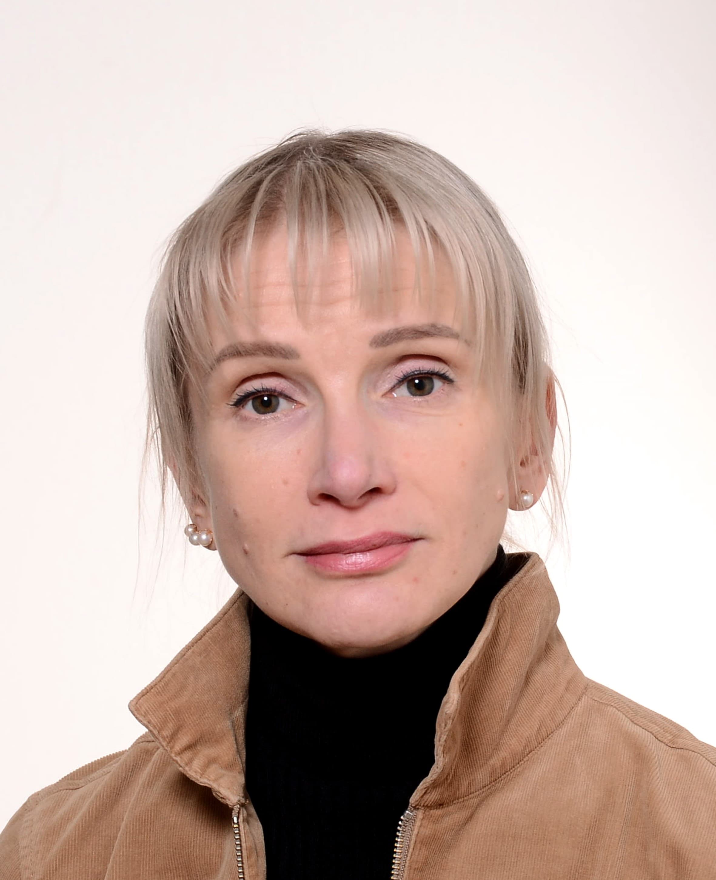 Kristiina Julkunen — Pihlajalinna