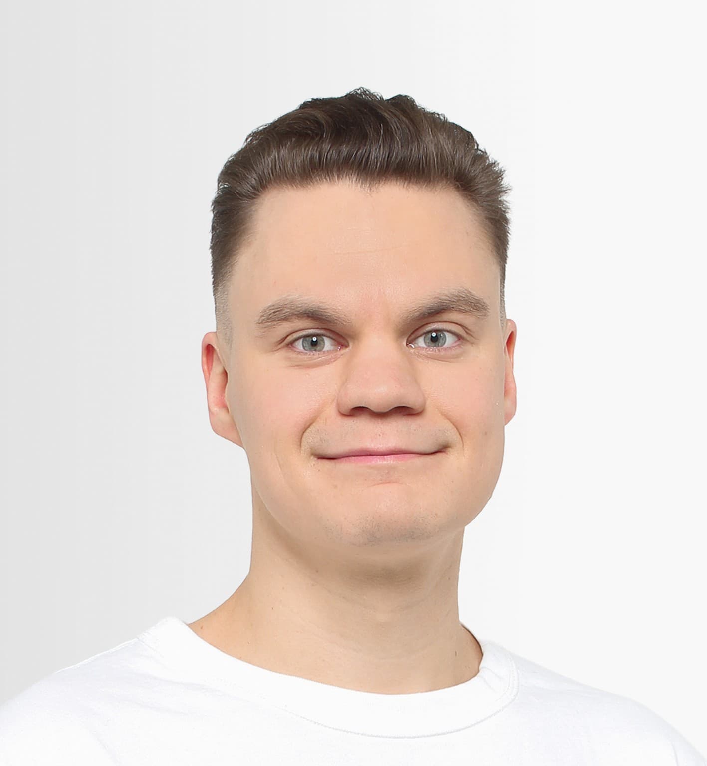 Tuukka Piiponniemi Lääketieteen lisensiaatti — Pihlajalinna